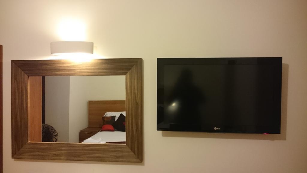 Gateway Express Hotel Newport  Buitenkant foto